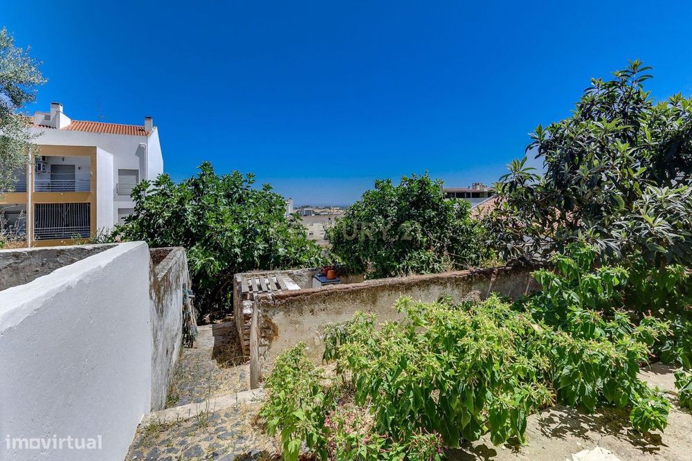 Apartamento T2 ,Terraço, 84m2, Rua General Teófilo da Trindade, Arrend