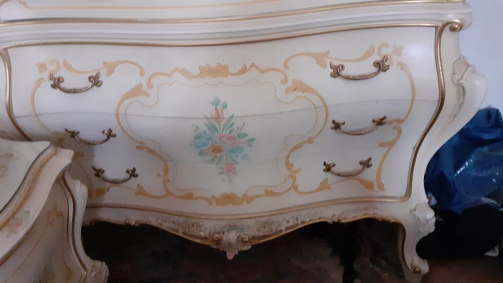 Szafka wenecka w stylu rokoko