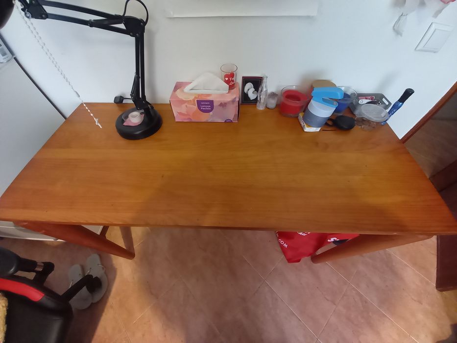 Secretária usada 1,20 por 0.50