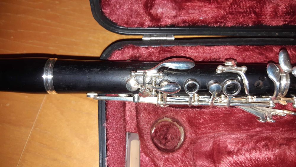 Clarinete Sib Yamaha  YCL  64  Japan ( chaves prateadas)