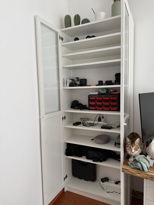 Estante Billy com 8 prateleiras