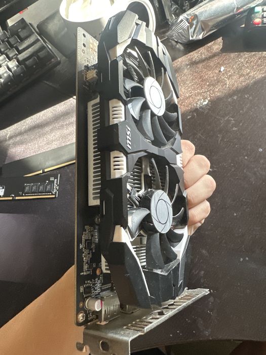 Placa gráfica 1050 ti usada, ainda funcional em bom estado