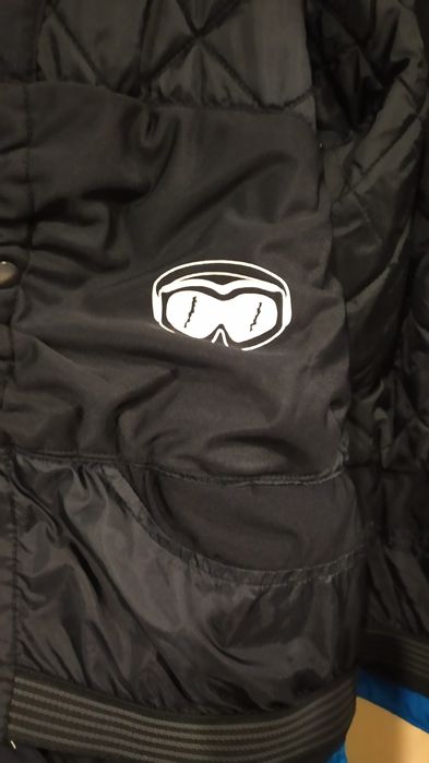 Курточка спортивная