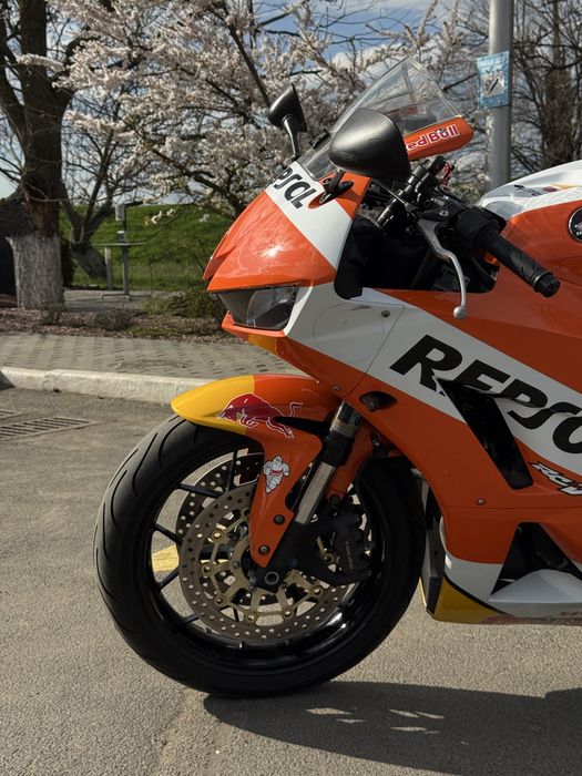 Honda cbr600rr.