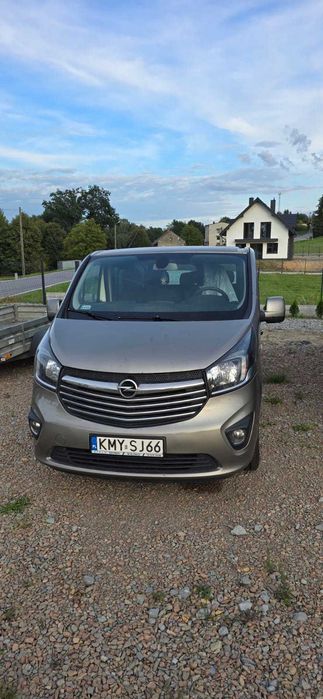 Opel Vivaro 2017 uszkodzony