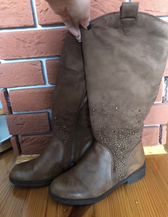 Kozaki brązowe z ozdobą