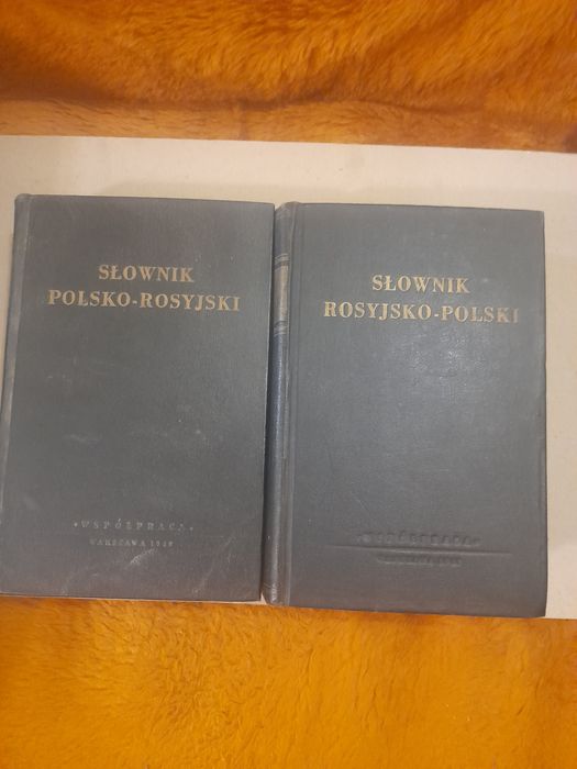 Stare słowniki polsko-rosyjski.