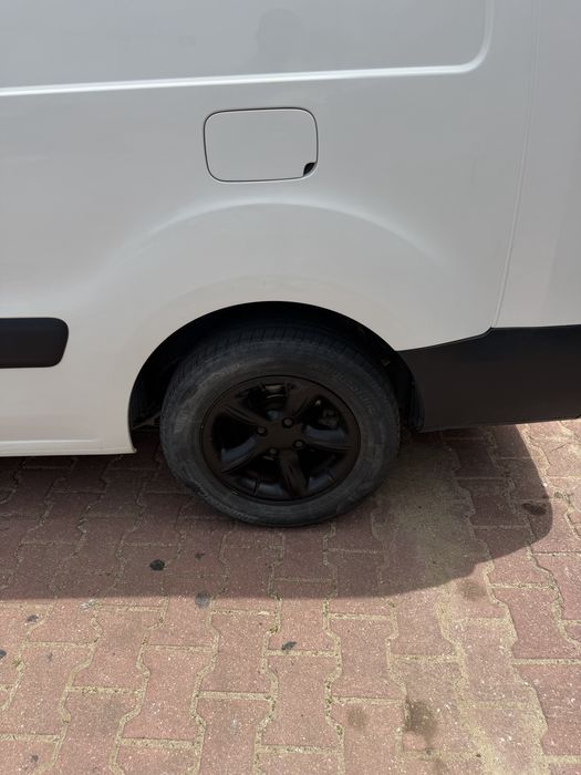 Carrinha Berlingo maxi em muito bom estado 3 lugares