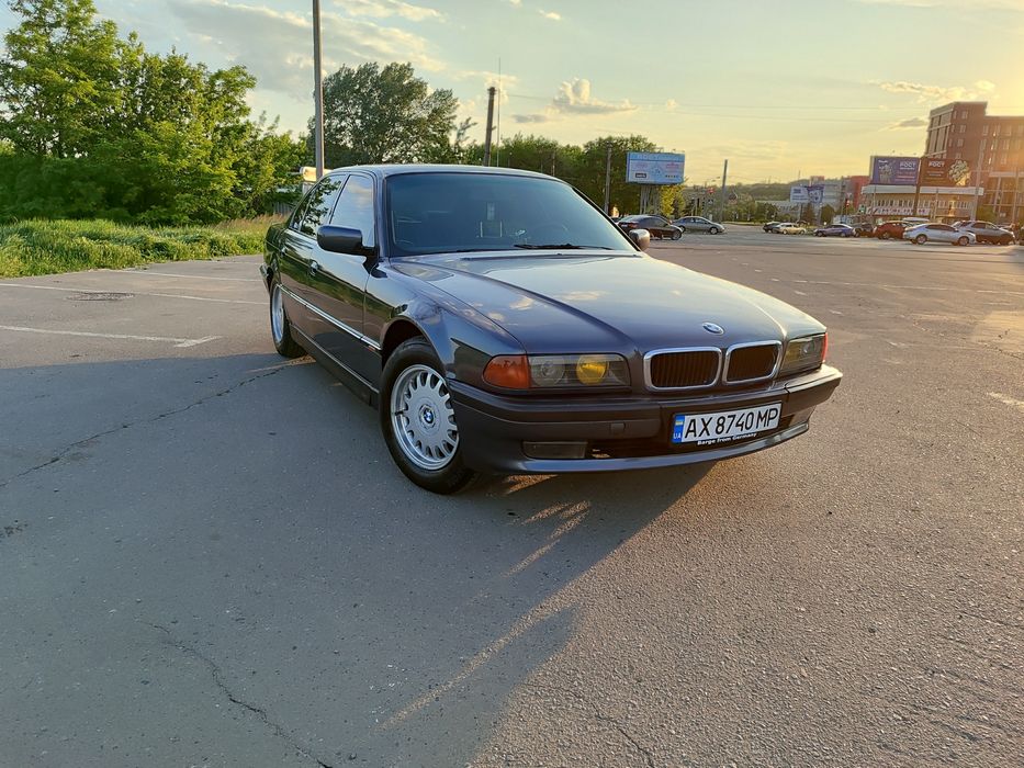 BMW E38 1996 2.8