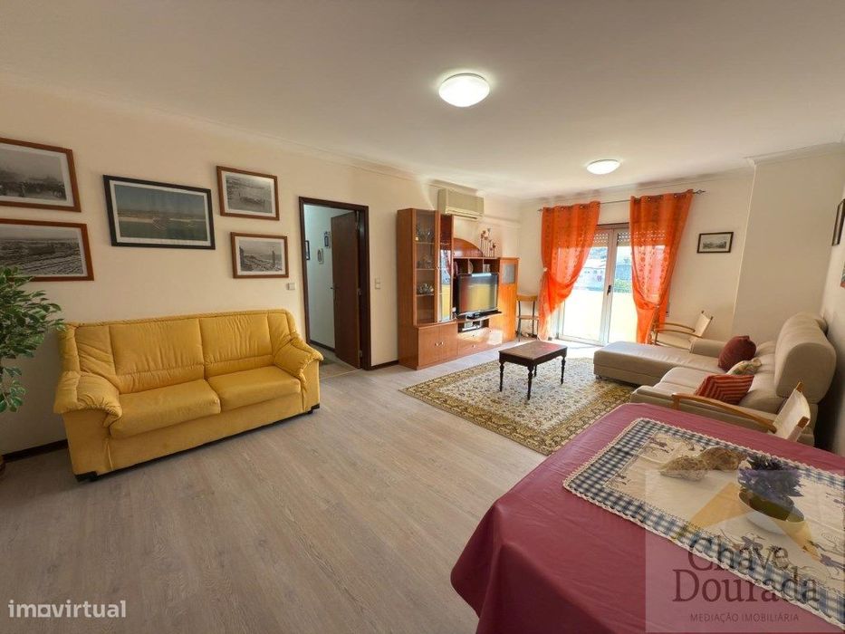 Apartamento T3 remodelado, com aparcamento - Figueira da Foz