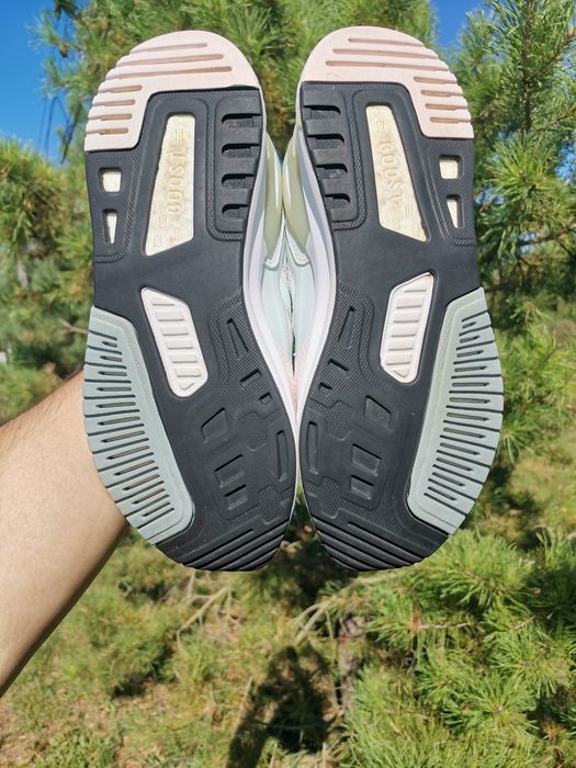 Кросівки Adidas Nebzed Super Boost Cloud