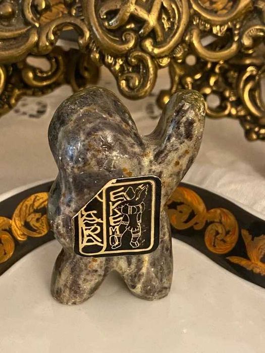 Escultura Inuit Original Ekemo – Pedra-Sabão (Alasca/Canadá)