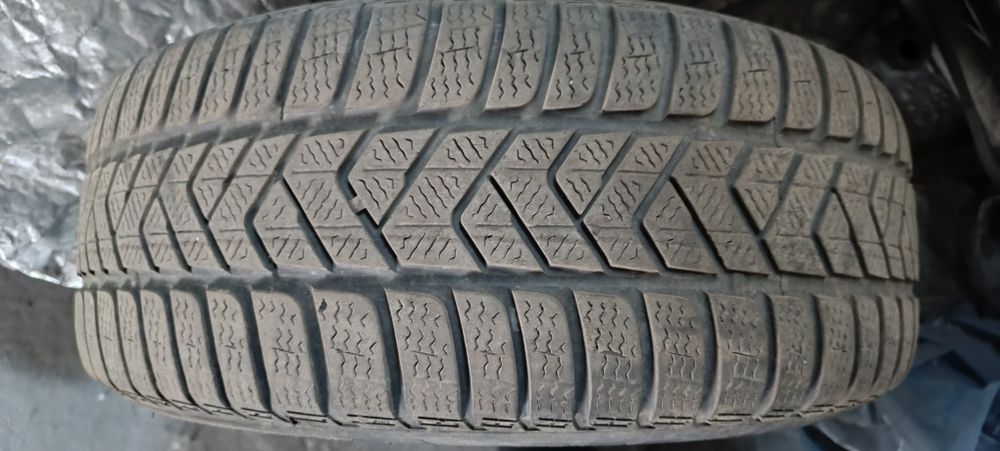 резина зимняя 235/55 R17
