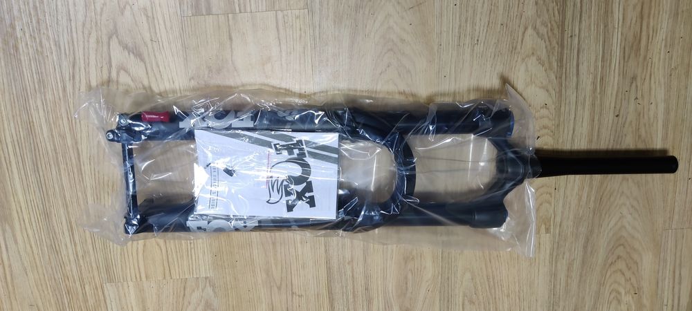 Suspensão e amortecedor fox