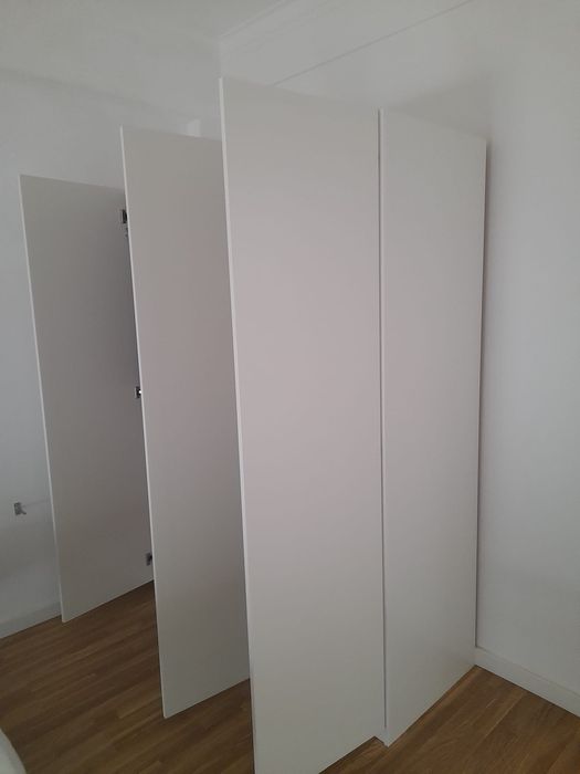 Como Novo - Roupeiro IKEA 3 Portas