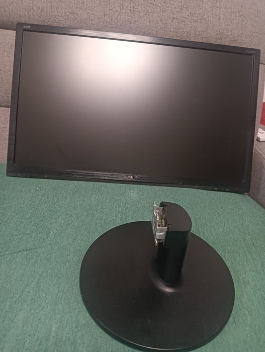 Monitor 24 cale.