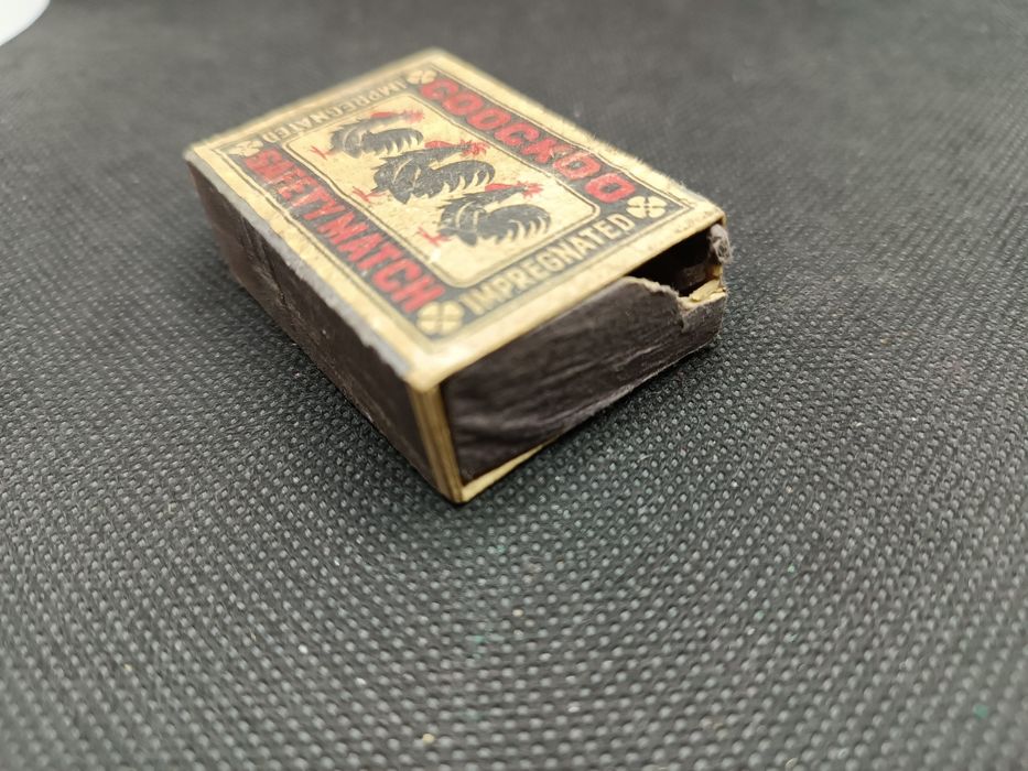 Stare pudełko po zapałkach drewniane Coockoo Safety Match