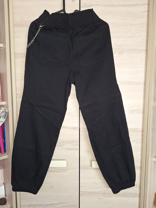 Reserved spodnie rozm.152