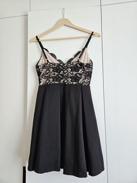 Сукні, плаття (короткі)