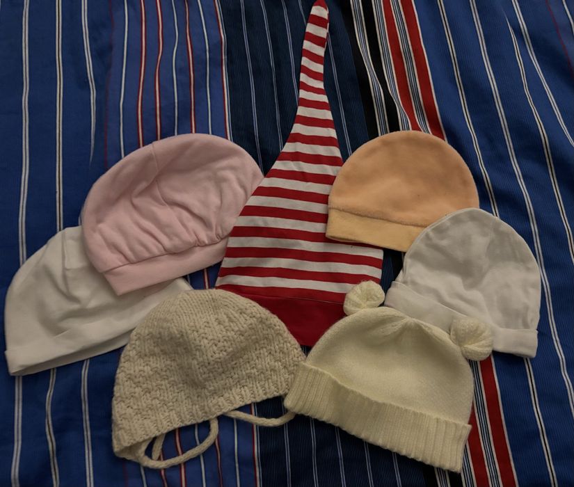 Вʼязана тепла шапочка з вушками 0-2 міс
