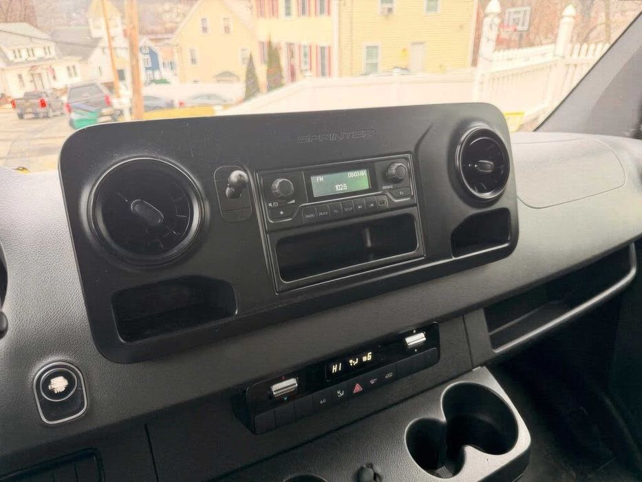 Mercedes-Benz  Sprinter      2019