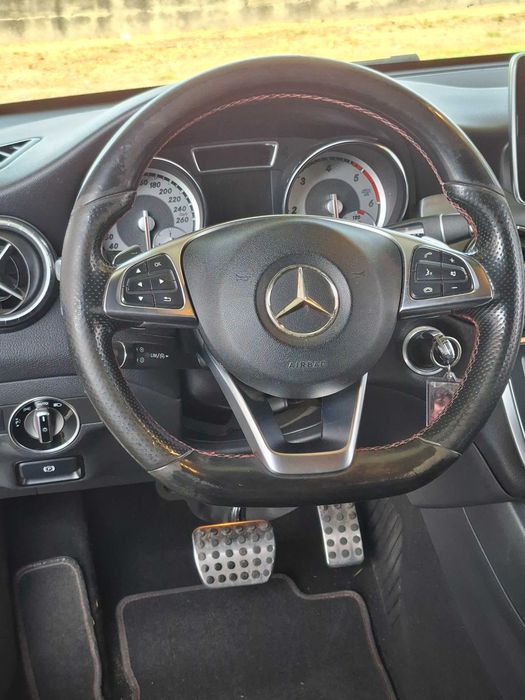 Mercedes-Benz CLA 200 AMG Coupé | Automático | 2016