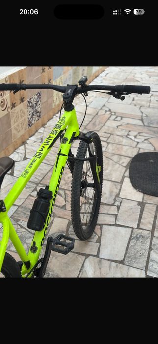 BICICLETA MTB ROCKRIDER (Quadro L) Neon 27.5 - Semi-Nova / Pouco Uso!