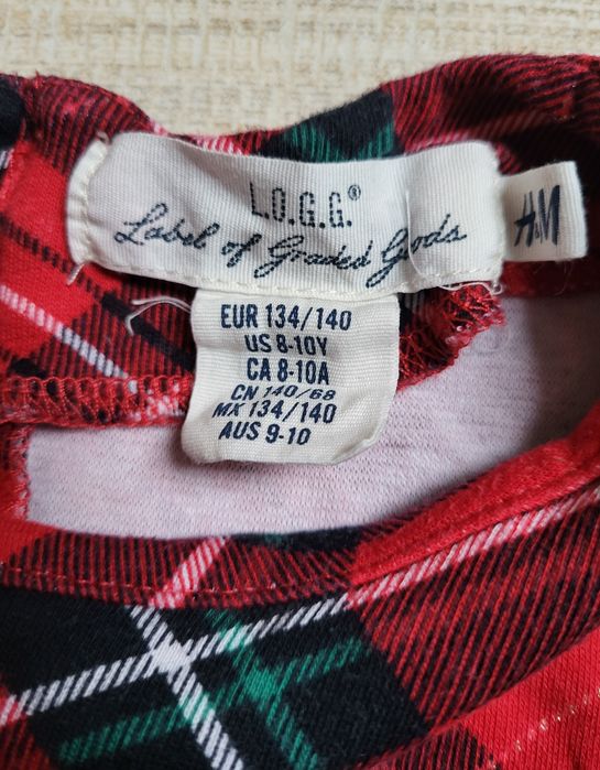 sukienka w kratkę ze złotą nitką na Święta H&M 134-140