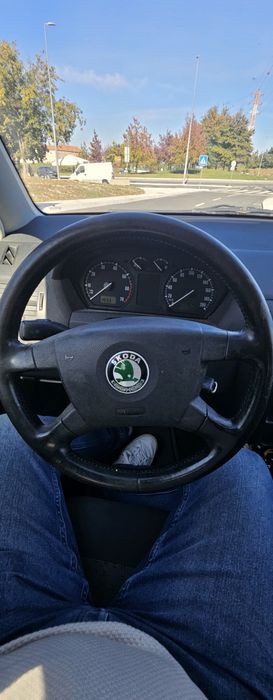 Carro Skoda fabia 1.2 — photo 4