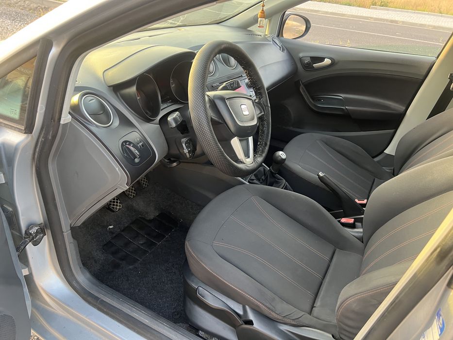 SEAT.  IBIZA  1.2.  Gasolina