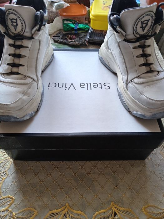 Продам фирменные утепленные кожаные кроссовки