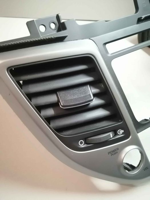 Hyundai/Kia Tucson TL 15- накладка торпедо з дефлекторами (97410D3000,