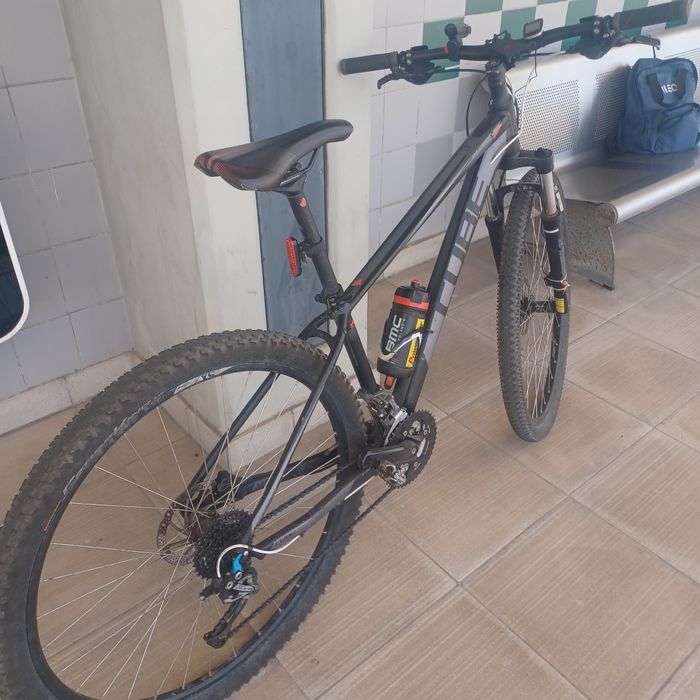 Bicicleta Cube roda 29