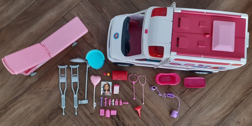 Karetka  mobilna - klinika Barbie + lalka.