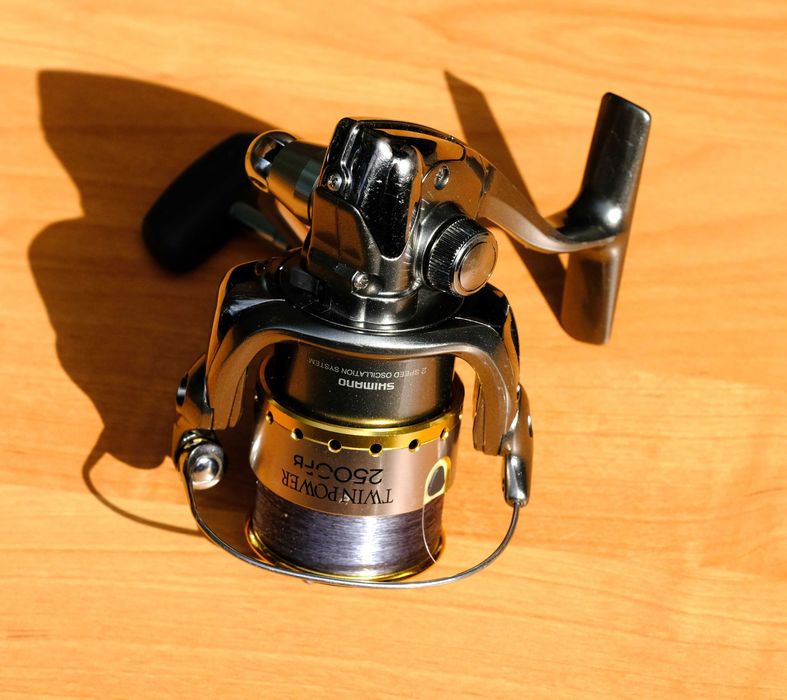 Shimano Twin Power 2500 FB