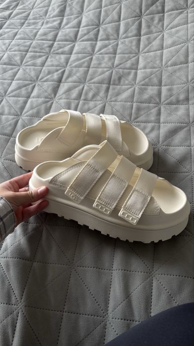 Ugg шльопанці , сандалі