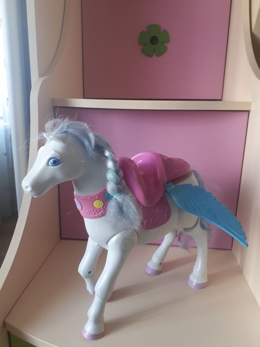 Продам большую лошадь Пегас для Барби.