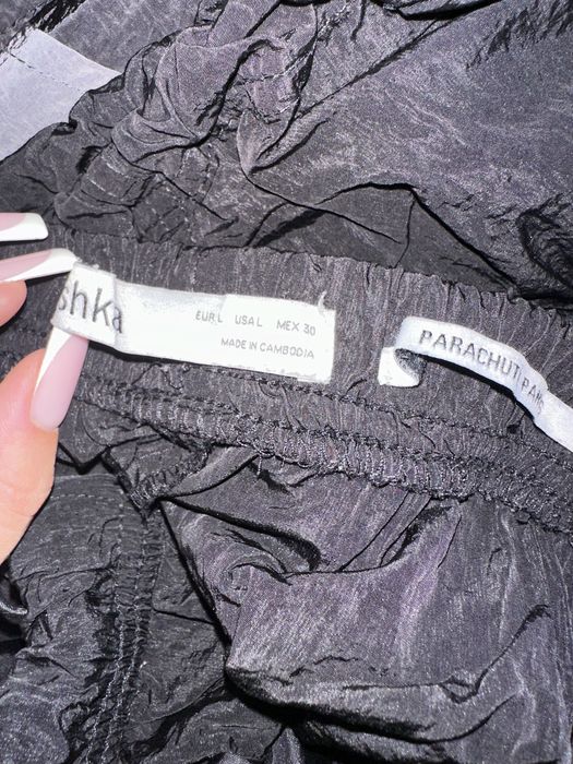 Штани Parashute - Bershka | чорні | розмір L