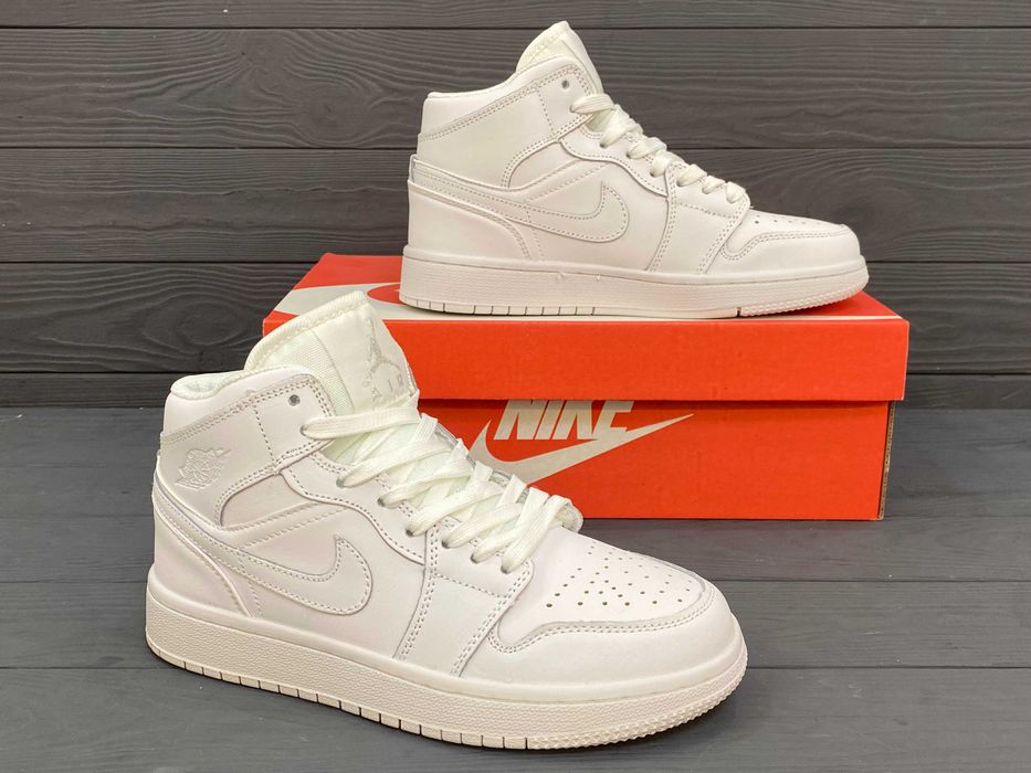 Білі кросівки Джордан ретро 1. Высокие кроссовки Jordan retro 1 р36-38