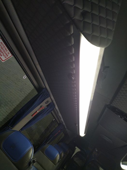 23 посадочних місця + водій