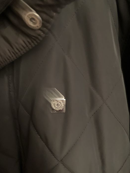 Продаю курточку bugatti