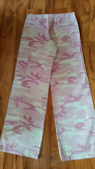 Spodnie moro różowe