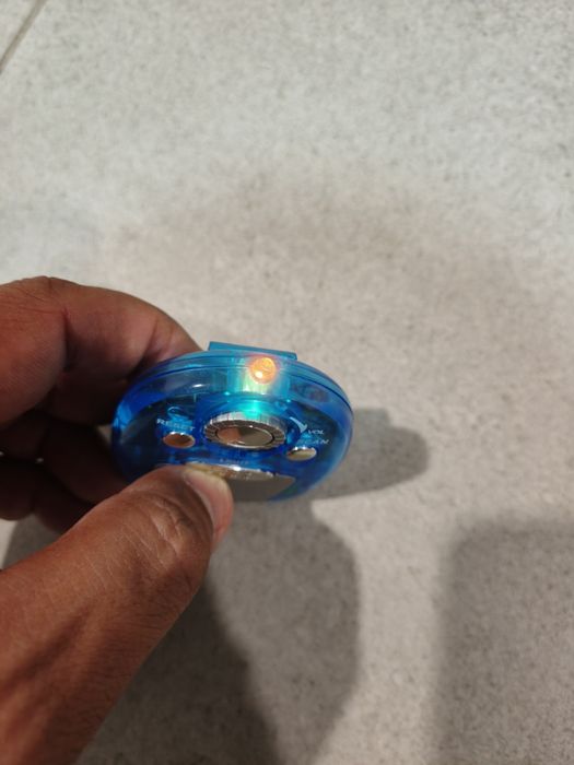 Mini rádio com fones e lanterna