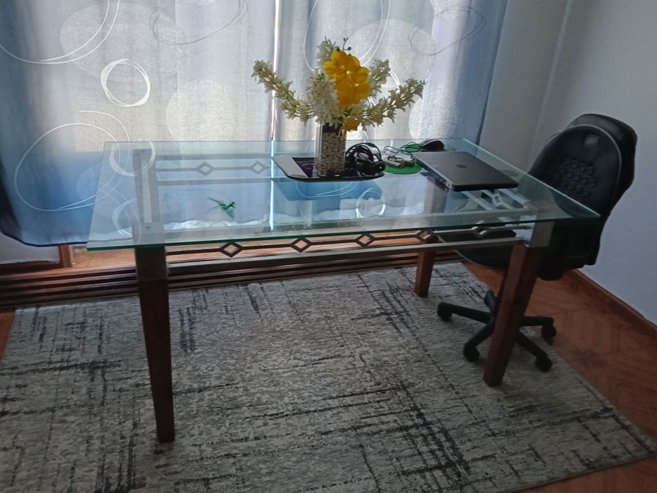 Mesa de jantar em vidro