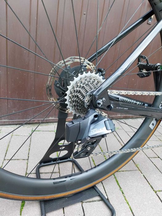 Rower szosowy Focus Izalco Max 9.7 | SRAM Force AXS | DT Swiss ERC 1400