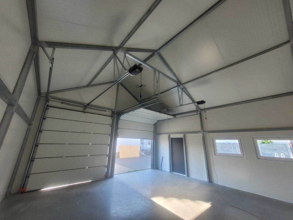 Garaż 7m x 7m , kąt dachu 30 stopni - Płyta Warstwowa