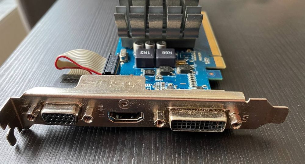 Продам відеокарту ASUS GeForce 210 Silent