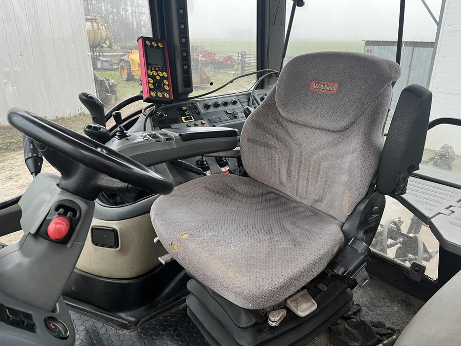 Ciągnik Valtra T 130