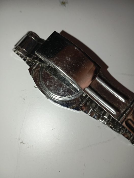 Часы электронные, бу