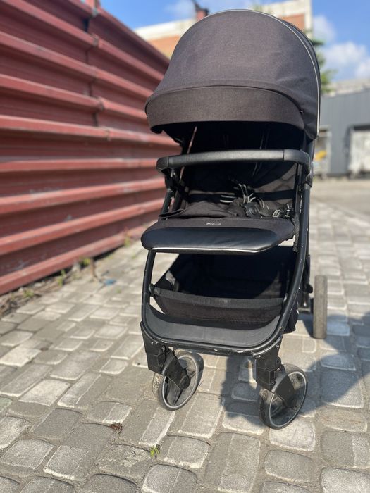Продається дитячий візочок